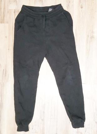 Чорні спортивні штани на підлітка