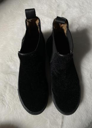 Черевики в спортивному стилі