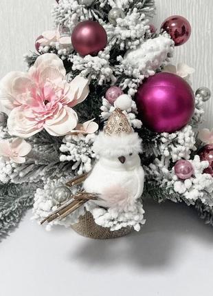 Ялинка новорічна засніжена з лілово-рожевим декором та гірляндою роса 2м (h-40см) польща5 фото