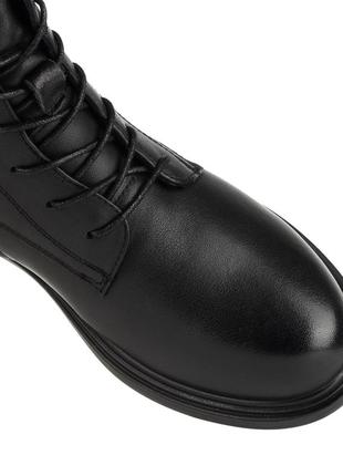 Ботинки женские кожаные демисезонные, на низком широком каблуке, черные, на шнурках,...