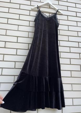 Бархатное черное платье с кружевом в бельевом стиле y.a.s