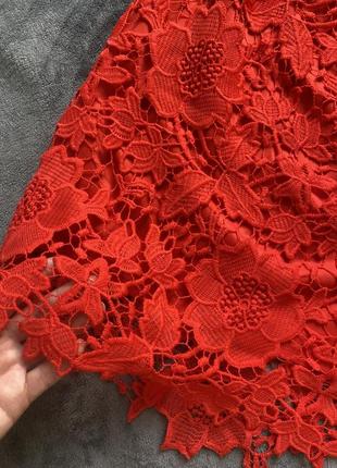 Эфекное красное платье, яркий насыщенный цвет, состояние новой, длина платья 91см.