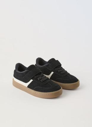 Шкіряні кросівки Пальто