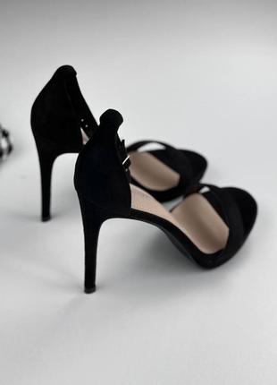 Босоножки на каблуках черные6 фото