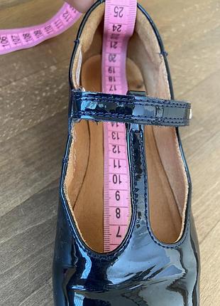 Стильні лакові туфлі на дівчинку 2