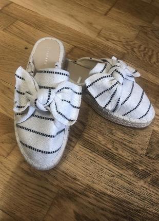 Шлепки с бантом