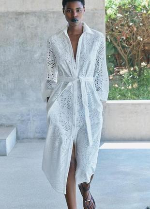 Платье рубашка миди zara из хлопка прошва в принт цветы из кружева вышиванка