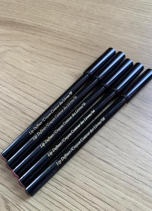 Карандаш для губ от victoria beckham lip definer