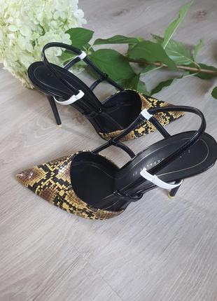 Босоніжки zara trafaluk 39 розмір