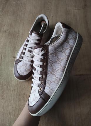 Фірмові жіночі шкіряні кеди кросівки gucci, made in italy,оригінал. розмір 37