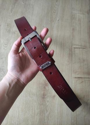 Крутой мужской кожаный ремень hugo boss , германия, made in italy, оригинал. размер 95l