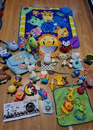 Детский коврик с игрушками погремушками для малышей2 фото