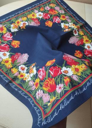 Знижка🤩голандія🤩🌷🪻💐💙яскрава скатертина, 77х78, з чудовими весняними квітами😍👍💐🪻