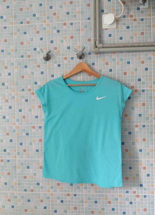 Футболка nike.