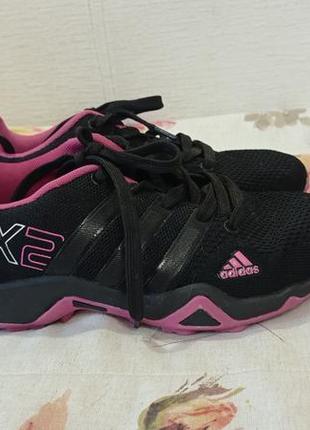 Кросівки. adidas.