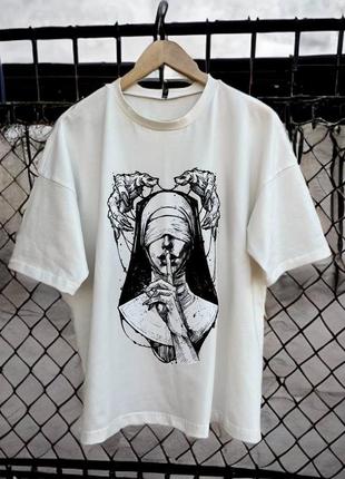 Стильная футболка