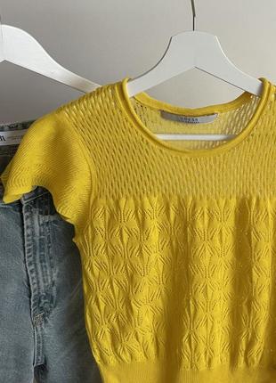 Вʼязаний топ від guess