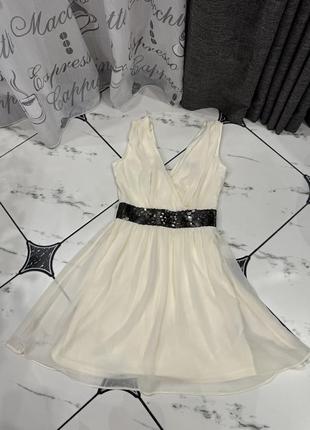 Бежева шифонова сукня