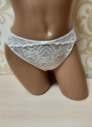 Красиві мереживні ажурні гіпюрові трусики intimissimi