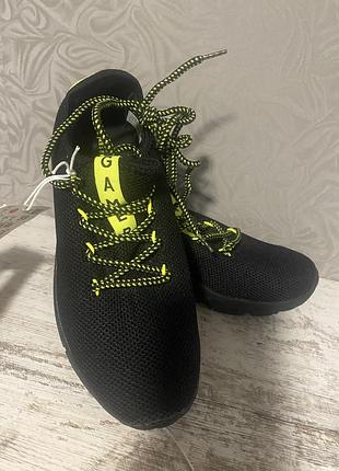 Кросівки reserved