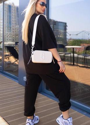 Стильный молодежный спортивный костюм