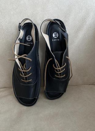 Кожаные босоножки 👡