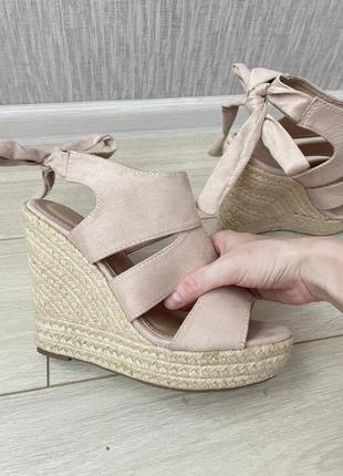 Еспадрильї босоніжки на платформі сандалі бежеві пудрові на завʼязках7 фото