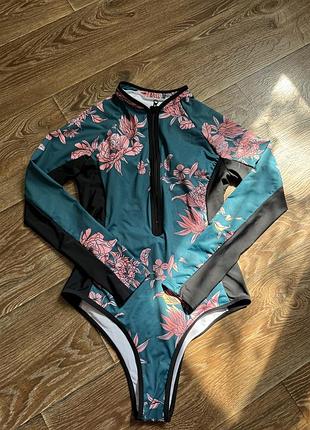 Купальник слитный с длинными рукавами