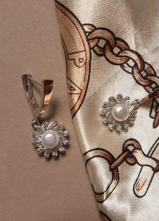 Молодіжні срібні сережки з перлинами2 фото