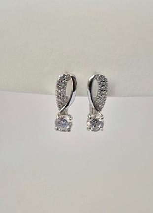 Серебряные серёжки серьги палочки в белых камнях моне серебро 925 пробы родированное 20100р 3.10г