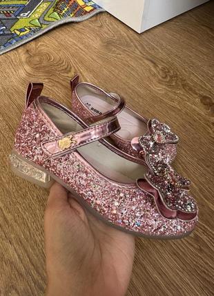 Туфлі для принцеси з камінчиками