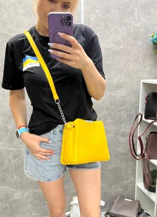 Женская стильная и качественная сумка из искусственной кожи желтая2 фото