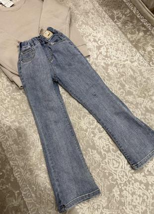 Дуже стильні джинси кльош на дівчинку 🌸💕1 фото