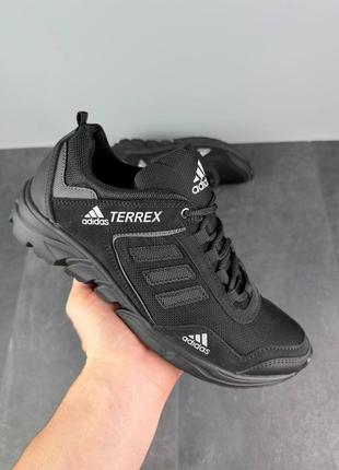 Кросівки 👟