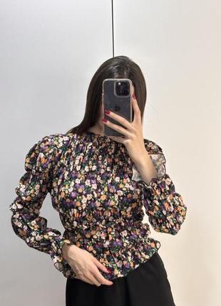 Очень красивая блуза в цветочный принт в стиле zara, mango, ivina