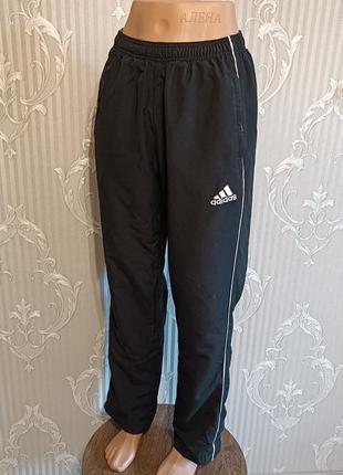 Спортивні штани всесвітньо відомого бренду adidas