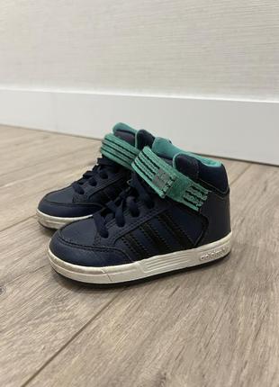 Снікеси adidas