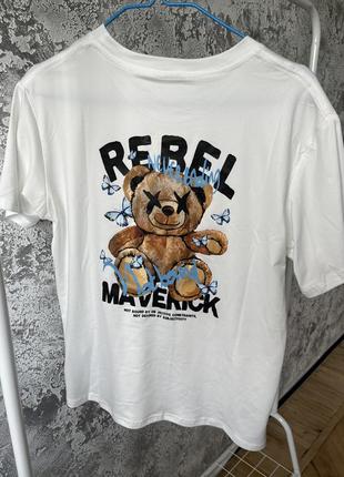 Крутая новая белая футболка с принтом