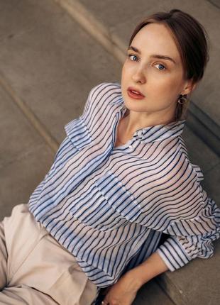 Сорочка блузка голубого кольору в полоску напівпрозора
