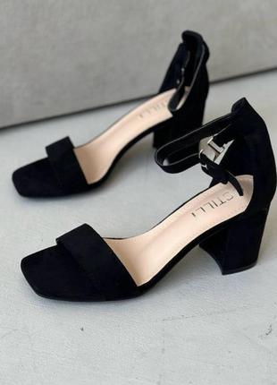 Женские черные босоножки на каблуке высокого качества
