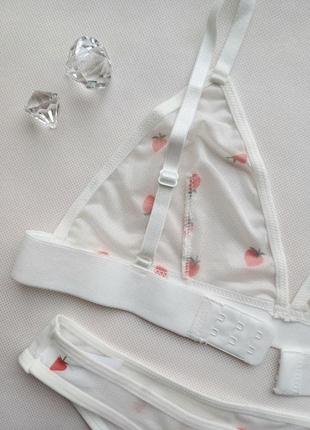 Ніжний білий комплект з еластичної сіточки жіноча прозора еротична сексуальна білизна полуничка