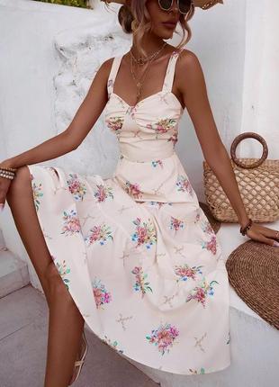 Красивое платье в цветы от бренда shein