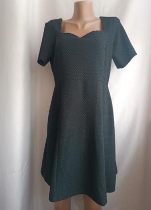 Платье из декольте