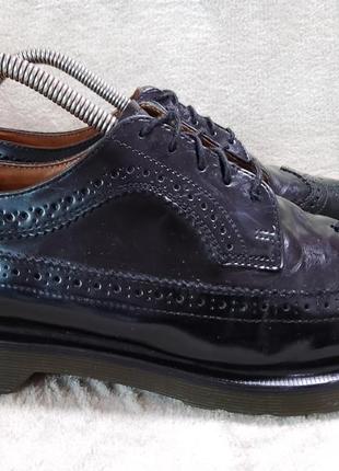 Туфли перфорированные. броги dr. martens (доктор мартинс),