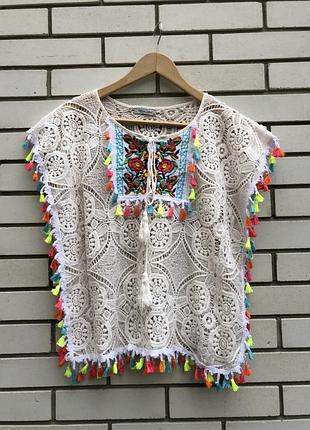 Мереживна пляжна біла блузка з помпонами італія