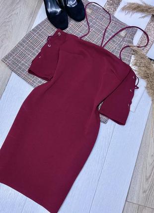 Бордовое короткое платье boohoo s m платье футляр короткое платье с шнуровкой