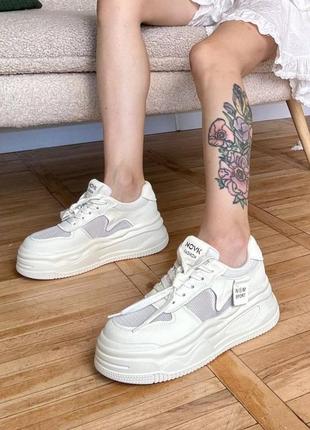 Жіночі шкіряні білі кросівки високої якості