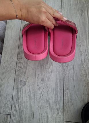 Шльопанці primark блискучі💥