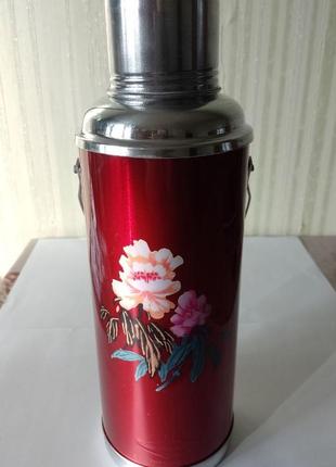 Термос вакуумный на 1.3 литра.