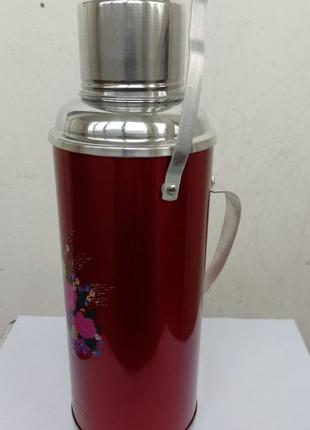 Термос вакуумный на 1.3 литра.